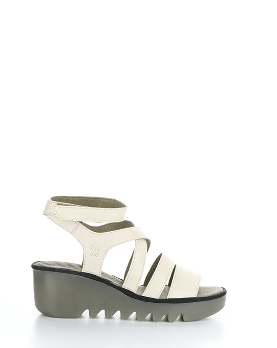 Bafy485Fly 003 Off White Mousse