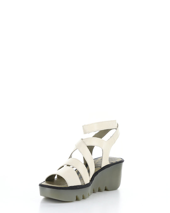 Bafy485Fly 003 Off White Mousse