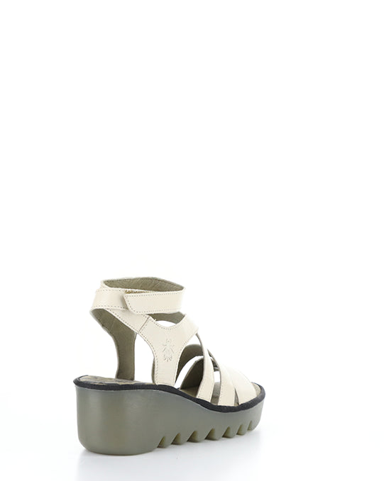 Bafy485Fly 003 Off White Mousse