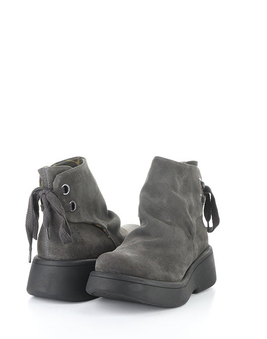 Mebs189Fly 001 Diesel Oil Suede