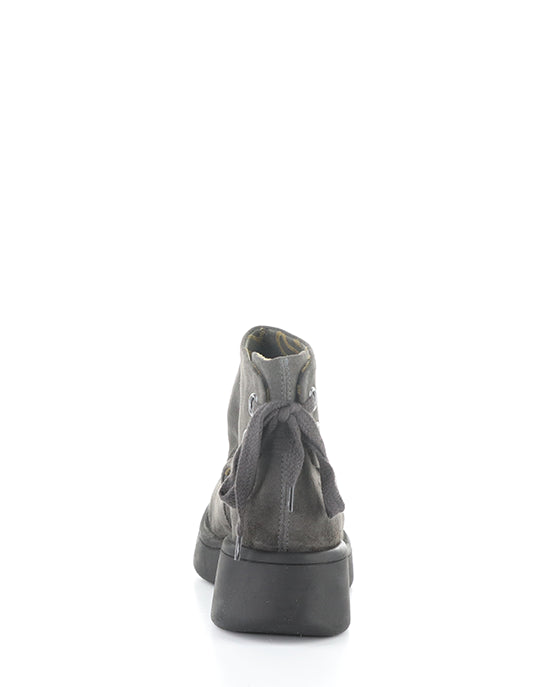 Mebs189Fly 001 Diesel Oil Suede