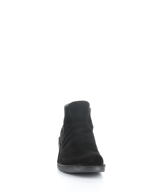 Merk093Fly 005 Black Oil Suede