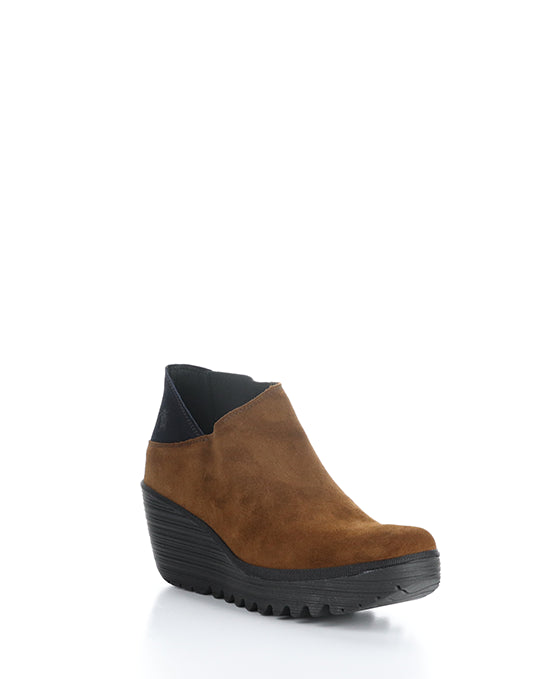 Yego400Fly 010 Camel/Navy Oil Suede